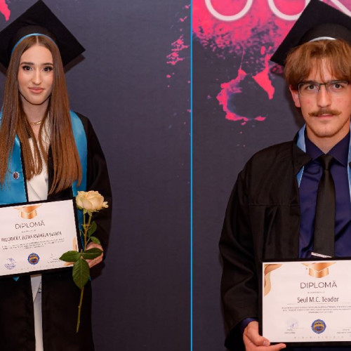 elevii care au obținut cele mai mari medii la liceu, Bianca Tudorica și Teodor Seul, au fost premiați pentru performanța lor