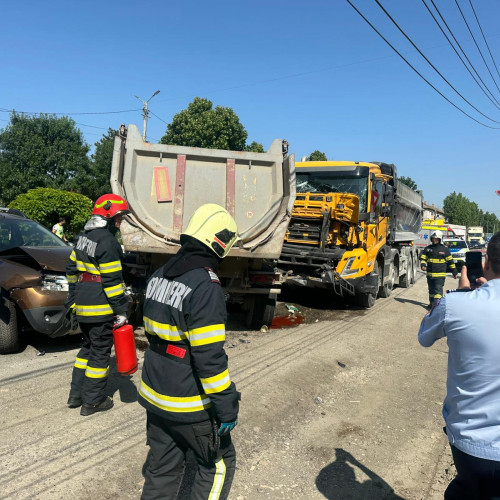 accident grav la Mihail Kogălniceanu: două camioane și trei autoturisme implicate