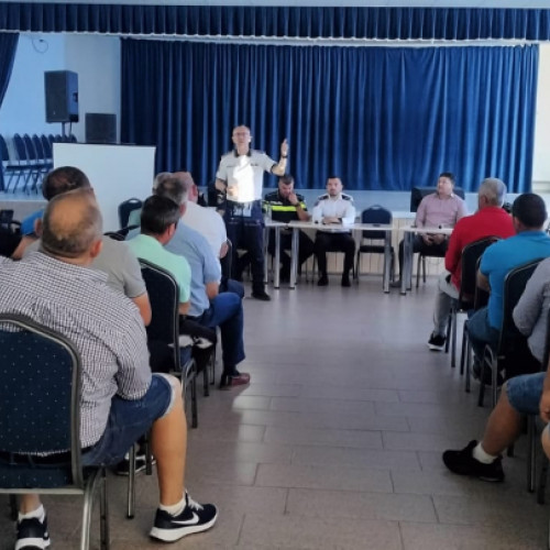 intalnire comunitară în comuna liesti, județul galați, pentru siguranță publică