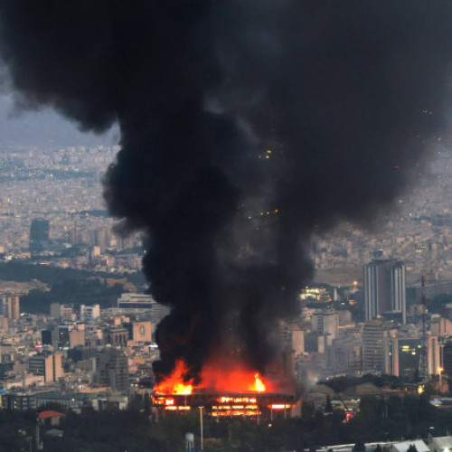 Iranul a intensificat arestările suspectilor de spionaj în contextul temerilor legate de infiltrările serviciilor de informații israeliene, potrivit digi24.ro. De la începutul atacurilor israeliene de vineri, cel puțin 28 de persoane au fost arestate în Teheran și acuzate de colaborare cu Israelul.