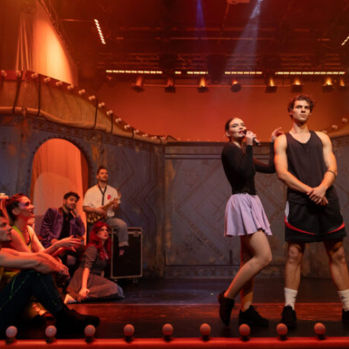 spectacolul „moarte” de la teatrul de revistă participă la festivaluri internaționale