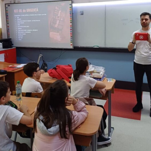 zece școli din sectorul 3 au participat la atelierele de educație seismică ShakeUP!