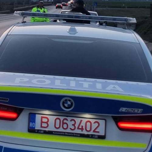 băiat de 60 de ani, amendat după ce a fost prins conducând un motociclul electric neînregistrat cu alcool în aerul expirat