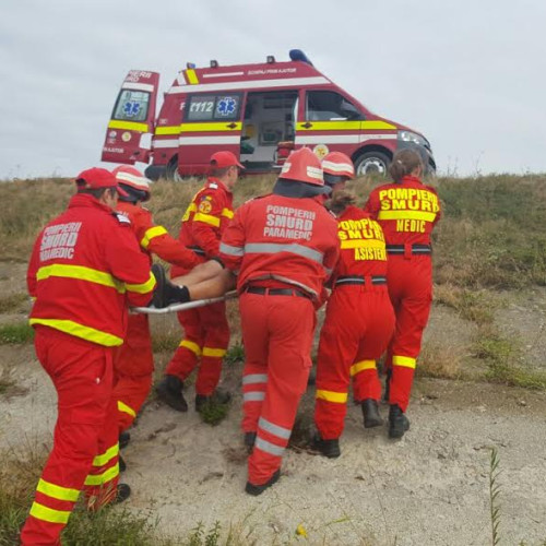 Bărbat din județul Botoșani ajuns la spital după ce a căzut într-un pârâu