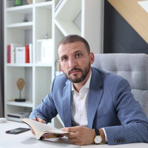 scandal între milionarul Stefan Mandachi și fosta lui parteneră