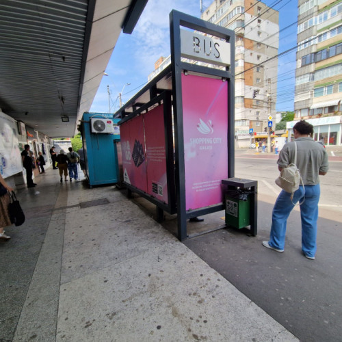 Primăria Galați va reînnoi refugiiile de transport pentru călători pentru a combate mizeria și problemele de sănătate