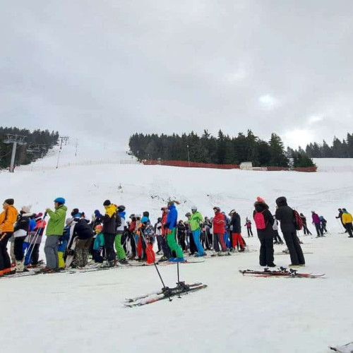 Serbările Zăpezii la Arieșeni: Concurs de schi, spectacol folcloric și focuri de artificii în 2024