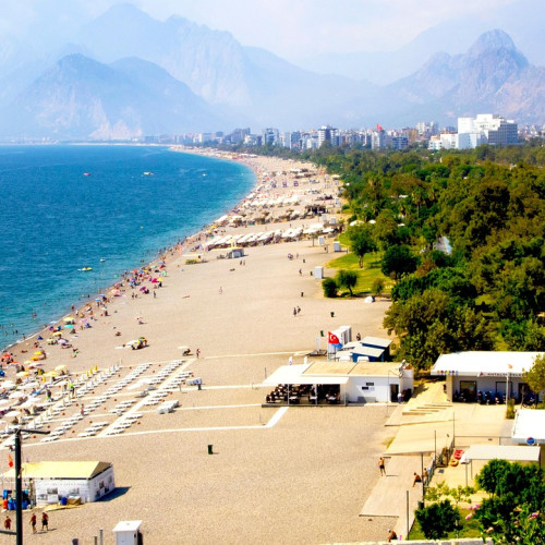 Turcia închide peste 4.000 de unități de cazare din cauza neregulilor de securitate