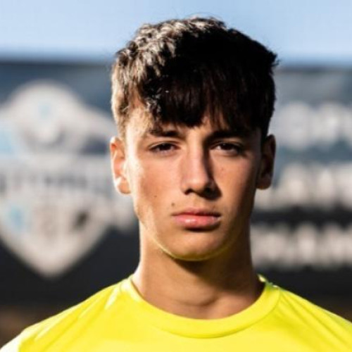 Tânăr jucător român în centrul atenției în timpul cantonamentului din Brașov