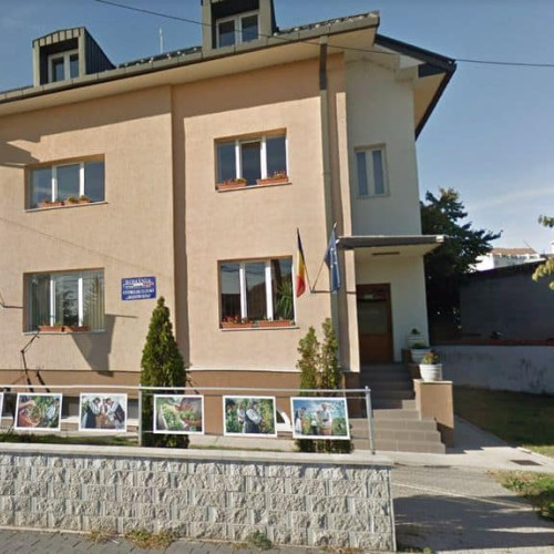 expozitie de artă decorativă și olarit la centrul de cultură "augustin bent" alba