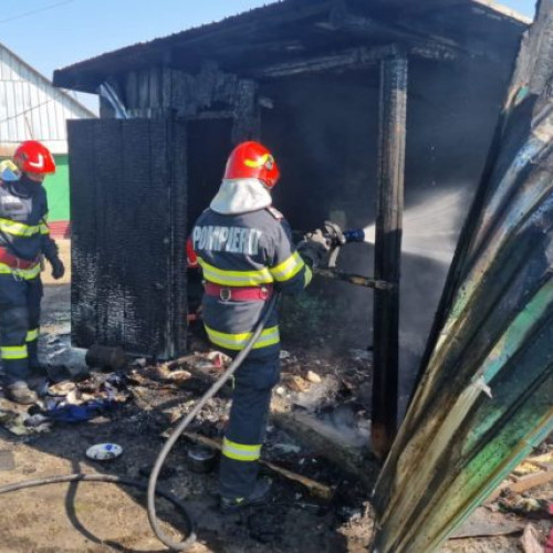 Incendiu la o gospodărie din Dumeni, pompierii au intervenit rapid