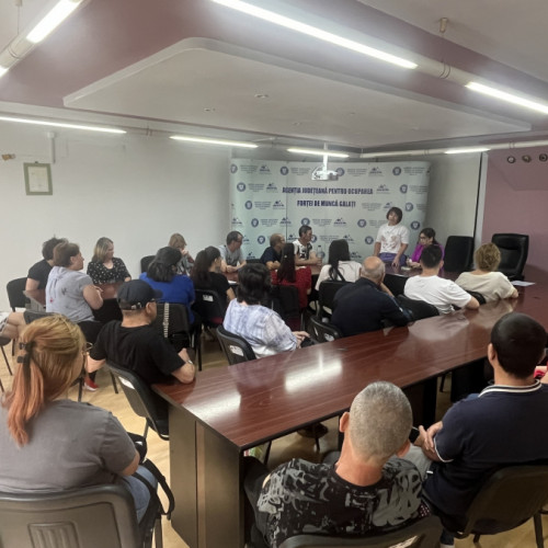 Galatenii în căutare de locuri de muncă sau cei care doresc să își schimbe jobul sunt invitați joi, 19 iunie, la ora 10:00, la o sesiune de mediere organizată de Agenția Județeană pentru Ocuparea Forței de Muncă Galati (AJOFM). Evenimentul va avea loc la sediul AJOFM, situat pe strada Domnească numărul 191.