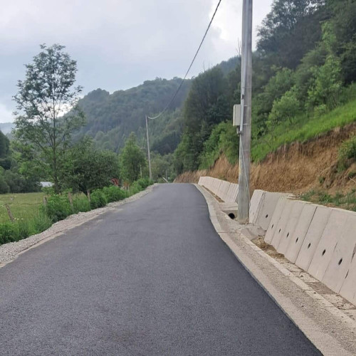 Drum asfaltat recent pe tronsonul Transapuseana, în Alba