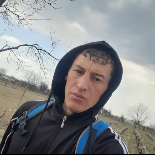 umăr de tânăr din stauceni, găsit mort în fosa septică