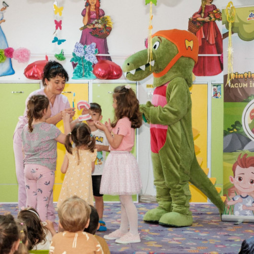 Campania "Dintisorii veseli" ajunge la Grădinița nr. 56 din Galați pentru promovarea sănătății orale