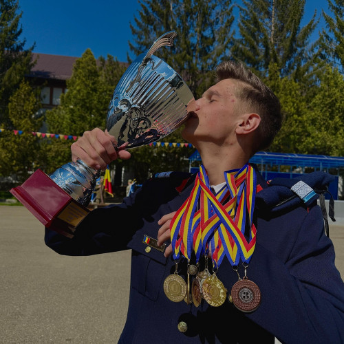 tânărul din darabani a impresionat la absolvirea colegiului național militar „ștefan cel mare”