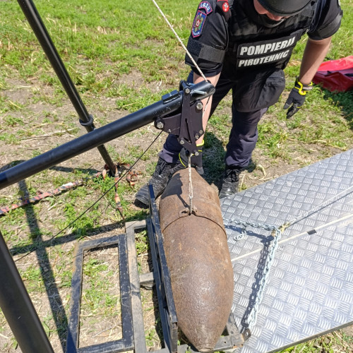 Pirotehicieni din Botoșani și Iași, în sesiune comună de pregătire pentru munitie neexplodată