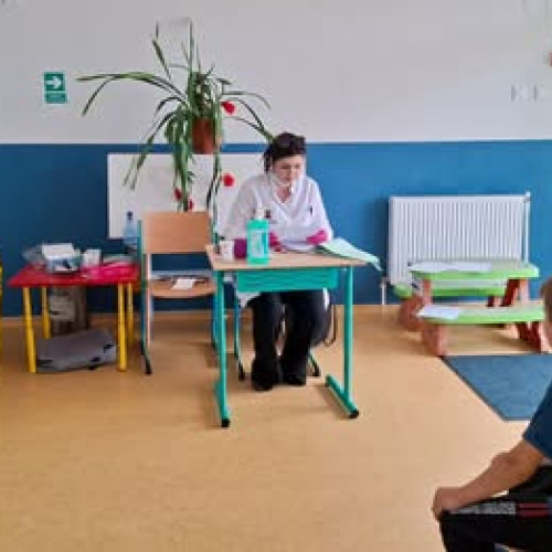 Caravana medicală a fundației "Providenta" a Arhiepiscopiei Iașilor în sprijinul comunității din Albesti