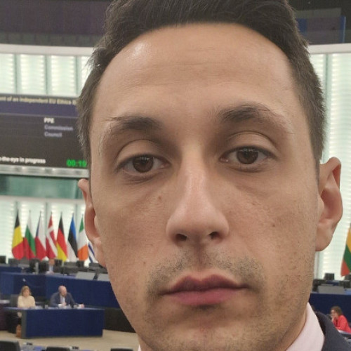 Vlad Gheorghe: &quot;Miroase a anticipate și abia aștept să vină&quot;