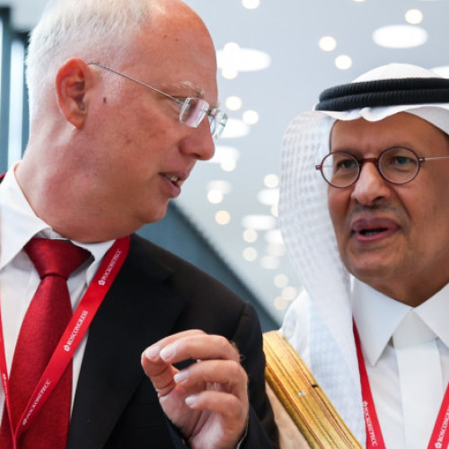 Rusia, SUA și Arabia Saudită ar putea colabora pentru stabilizarea pieței petrolului