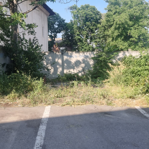 Furturi din curtea bisericii din Botoșani și apoi reapariția neașteptată a porților