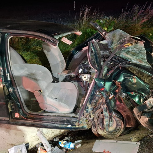 Accident grav între o mașină și o ambulanță în Botoșani, două persoane decedate