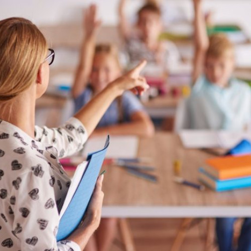 elevii intră vineri în vacanța de vară, conform calendarului aprobat de Ministerul Educației