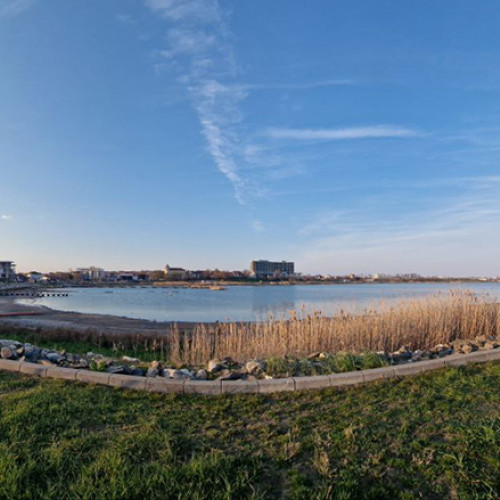 Planul de dezvoltare urbană a orașului Techirghiol, aprobat pe 11 iunie 2025, primește aviz favorabil din partea autorităților de mediu. Documentul analizează impactul proiectelor asupra mediului și concluzionează că acestea nu vor afecta habitatele de interes comunitar, nici nu vor duce la pierderi sau fragmentări ale acestora. De asemenea, conform notează site-ul ziarulamprenta.ro, nu sunt preconizate efecte importante asupra speciilor protejate sau asupra ecosistemelor în ansamblu.