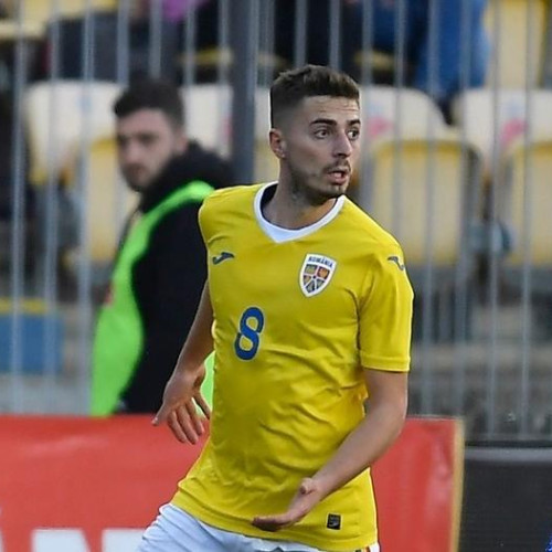 ACSM Politehnica Iași a anunțat oficial, noaptea trecută, semnarea unui contract cu antrenorul portughez Anthony "Tony" Da Silva. Potrivit ziaruldeiasi.ro, tehnicianul a ajuns în oraș luni, iar contractul său este valabil pe un an, fiind angajat cu scopul de a ajuta echipa să promoveze în Liga I de fotbal. Antrenorul va pleca astăzi din Copou, dar se va întoarce vineri, o zi după vizita medicală pe care o vor efectua jucătorii.