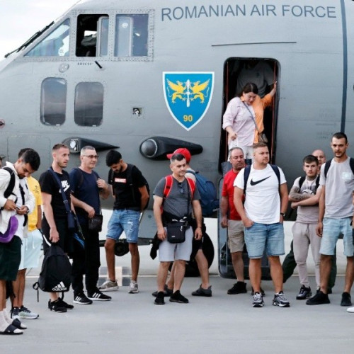 aproape 130 de români au fost evacuați din zona de conflict din orientul apropiat