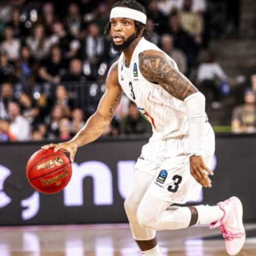 U-BT Cluj pregătește un nou sezon de Eurocup și se zvonește că ar dori să participe și în ABA League, potrivit stiridecluj.ro. Pentru a face față noilor competiții, echipa clujeană trebuie să își întărească lotul, în condițiile în care au avut deja plecări naturale, printre care Deshawn Stephens și Adam Mokoka.