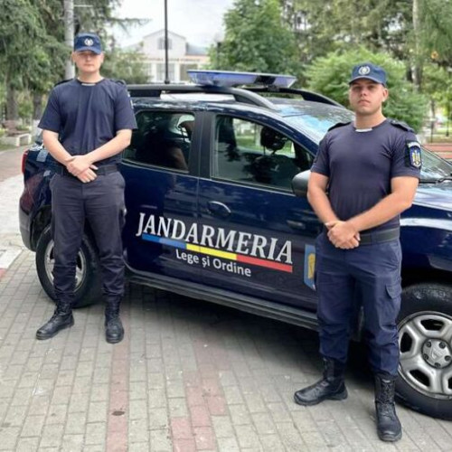 Tineri elevi ai școlii militare de subofițeri de jandarmi, un exemplu de responsabilitate civică