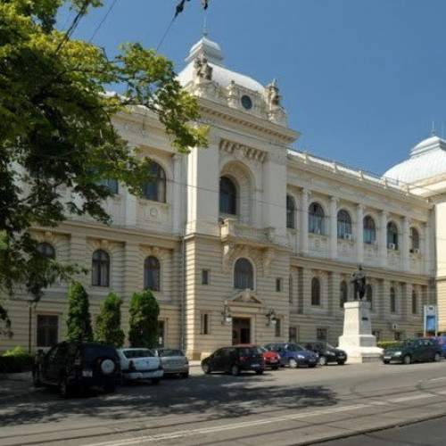 Universitatea "Alexandru Ioan Cuza" din Iași anunță admiterea pentru anul universitar 2025, cu un total de 13.666 de locuri disponibile, cu 656 mai multe decât în anul precedent. Potrivit site-ului oficial al universității, sunt disponibile 8.355 de locuri la studii de licență, cu 193 mai multe, și 5.053 de locuri la masterat, cu o creștere de 488 față de anul trecut. Pentru studii doctorale, sunt puse la dispoziție 258 de locuri.