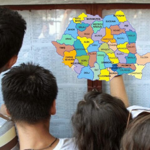 Rata de promovare a examenului de Bacalaureat în județul Iași a fost de 85,1% pentru promoția curentă, conform datelor oficiale. Judetul Iași ocupă al șaselea loc în clasament, egal cu municipiul București, având aceeași punere în situație cu alte județe precum Cluj (89,4%), Bacău (86,4%), Galați (86,2%), Brăila (86,2%) și Brașov (85,3%). În comparație cu anul 2024, rata de succes în Iași a înregistrat o scădere de 0,4%.