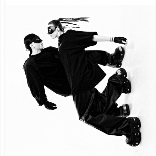 Piesa „Bebesita” arde pe beat și lasă urme