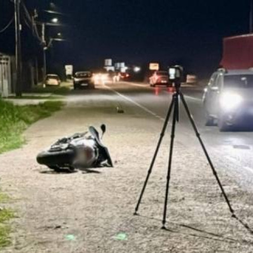 Accident rutier în Dumbrava, un motociclist a fost rănit
