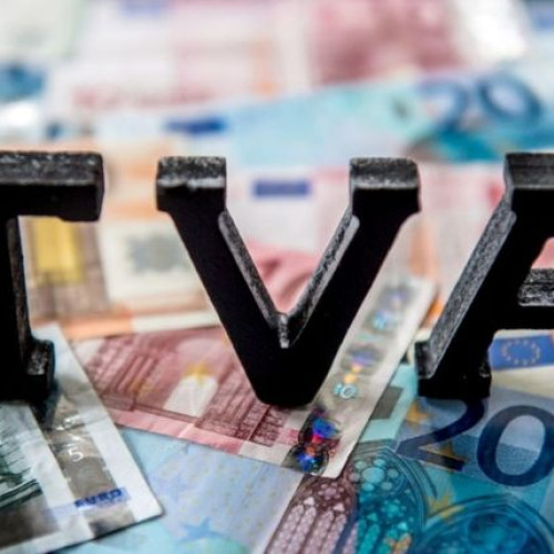 Majorarea TVA va fi automat activată în acordul politic, au precizat surse politice pentru HotNews, însă în acest moment, cota nu va fi majorată de la 1 iulie. Potrivit celor citate, în octombrie va fi realizată o reevaluare a cifrelor economice, iar dacă acestea nu sunt favorabile, TVA-ul general va crește automat la 21%. Acest mecanism de automatism are scopul de a permite guvernului să profite de termenul de 15 octombrie acordat de ECOFIN pentru a implementa măsuri de reducere a deficitului bugetar.