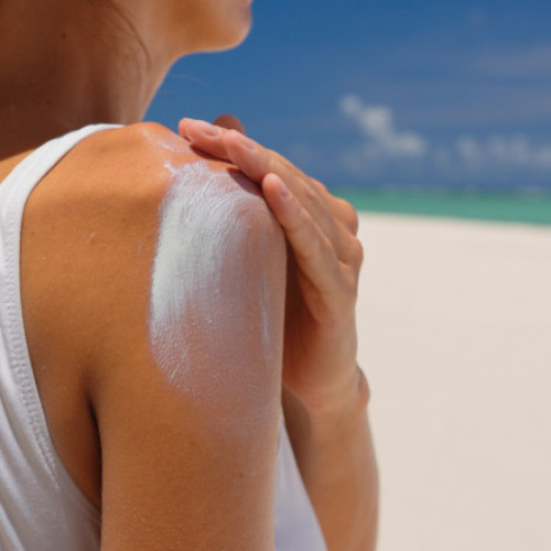 Importanța corectă a utilizării cremelor cu protecție solară pentru sănătatea pielii