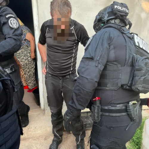 Trei bărbați reținuți după o escrocherie de tip "accidentul" în Botoșani