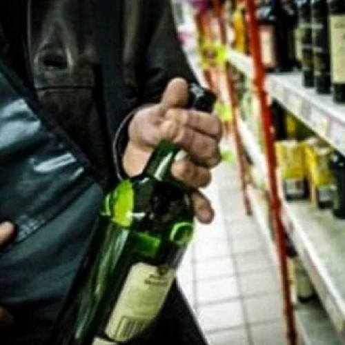 Magazin spart, vodcă și țigări furate. Prejudiciu recuperat în parte.