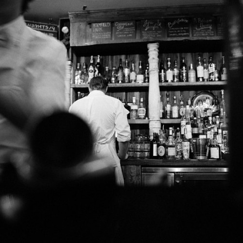 Creșterea TVA- pentru sectorul horeca ar putea avea consecințe grave, arată organizația Patronală a Hotelurilor și Restaurantelor din România (HORA). Potrivit unui comunicat de presă citat de economedia.ro, majorarea taxei pe valoarea adăugată de la 9% la 19% ar putea duce la închiderea a aproximativ 10% din unitățile din domeniu și la disponibilizarea a peste 40.000 de angajați.