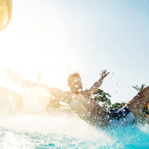 Investițiile în izvoarele de apă termală din Bihor, o resursă turistică valoroasă, aduc beneficii importante comunităților locale