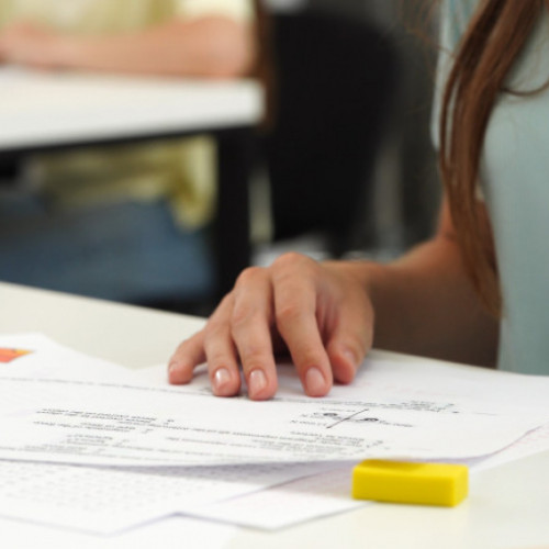 Încep evaluările naționale pentru elevii de gimnaziu