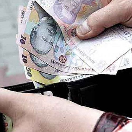 Bani furati din portofel in parcul Negreștiului, unde ajunge aceasta lume?