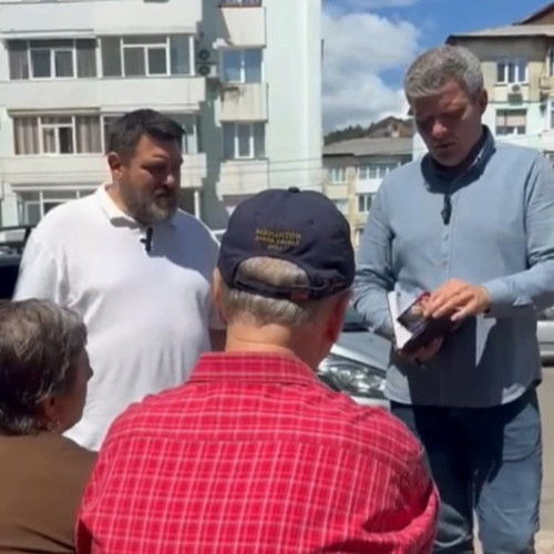 Membrii S.O.S. Neamț au ieșit în stradă în Piatra Neamț pentru a discuta cu cetățenii