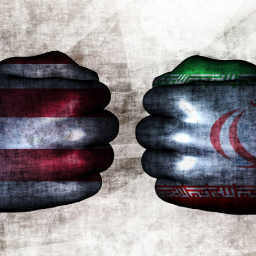 Iranul se pregătește pentru eventuale reacții agresive după ce Statele Unite au lansat atacuri asupra a trei instalații nucleare din țară, provocând reacții dure din partea regimului de la Teheran, care amenință cu represalii, inclusiv împotriva Israelului. Potrivit jurnalistei Carmen Gavrilă, citată de digi24.ro, autoritățile iraniene discută scenarii radicale precum închiderea strâmtorii Ormuz și expulzarea inspectorilor AIEA.