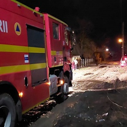 Incendii dezastruoase în județul Satu Mare: o femeie intoxiată cu fum