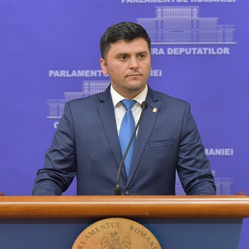 Premierul Marcel Ciolacu, întrebat de Adrian Cozma: Când vor fi plătite indemnizațiile pentru urmașii românilor refugiați și expulzați în urma Diktatului de la Viena?