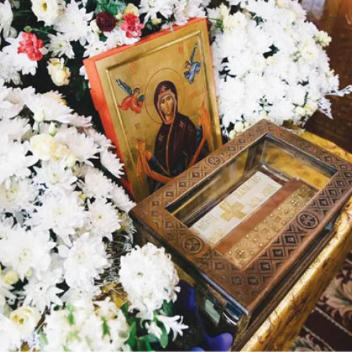 Braul Maicii Domnului, adus pentru pelerinaj la Ploiești