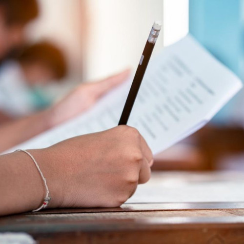 începe astăzi evaluarea națională 2025 la limba și literatura română